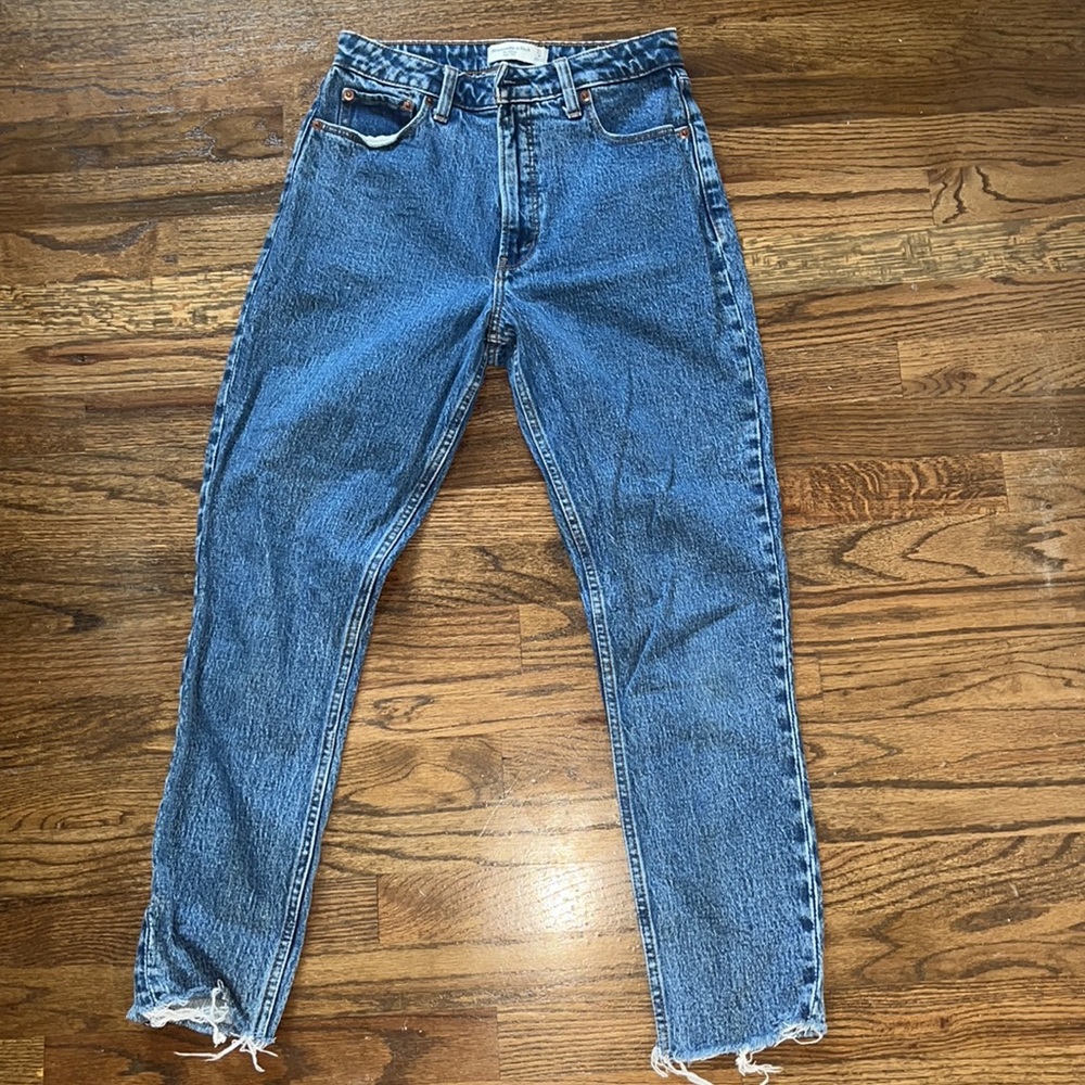 High rise jeans, Curve love line, Fits more like a mom jeans (regular length)